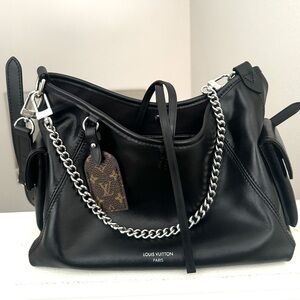 Louis Vuitton Caryall Black PM